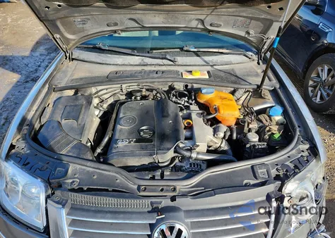 2004 Volkswagen Passat Gls z USA, uszkodzony, nr VIN WVWPD63B74P101990